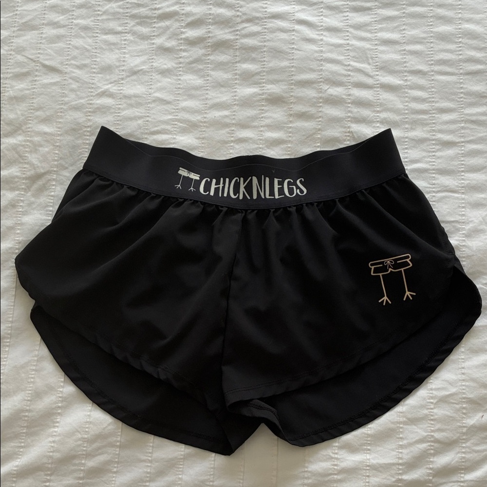 CHICKNLEGS 1.5” split shorts